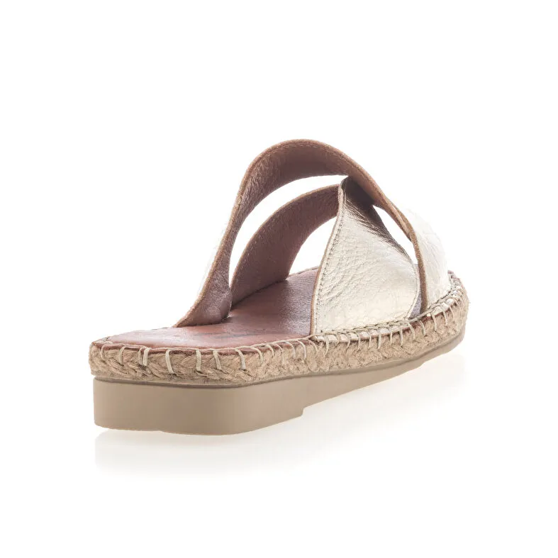 Mules / zuecos mujer dorado