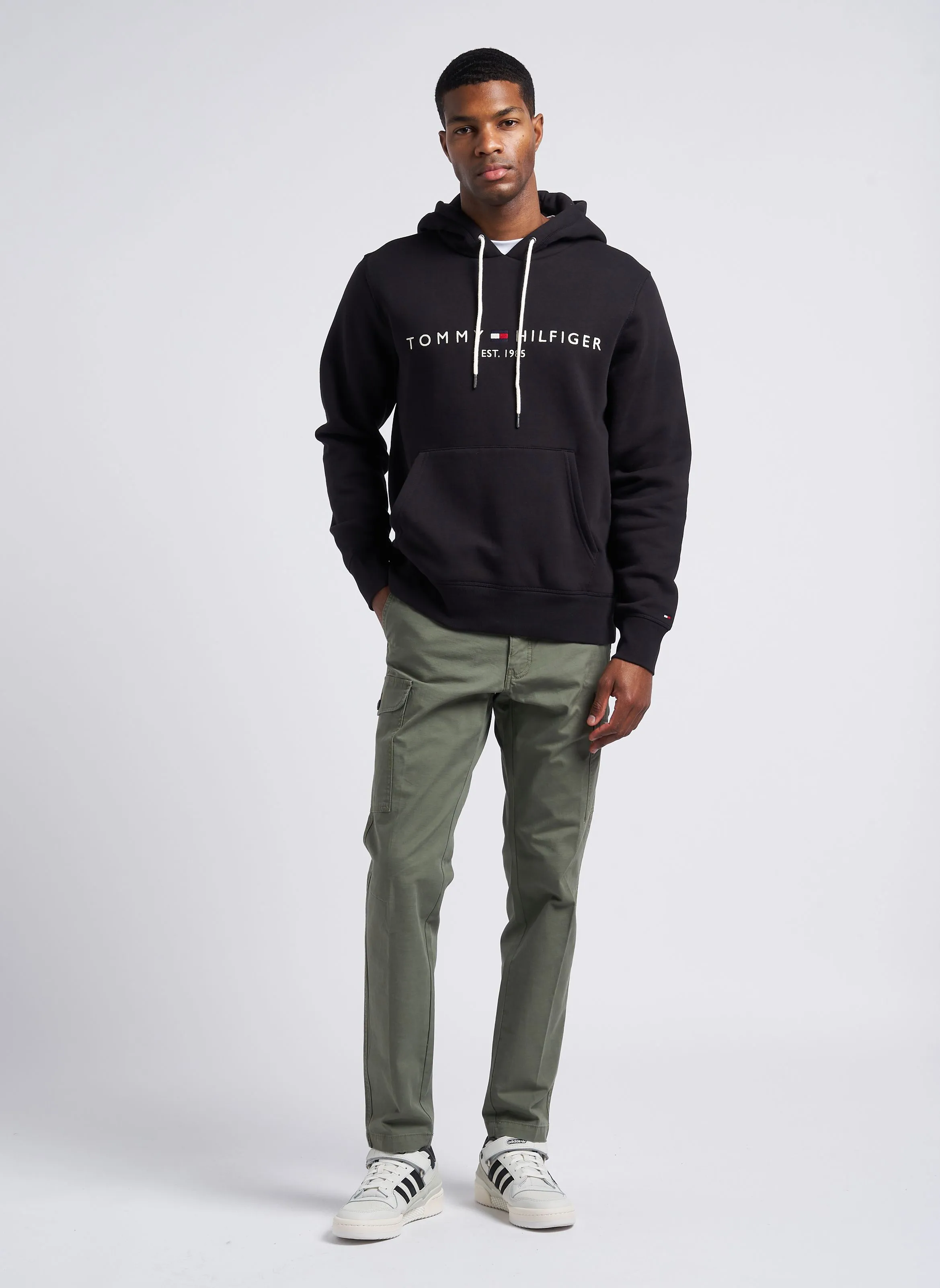 Pantalón slim cargo de algodón elástico en caqui