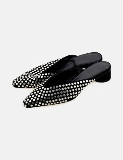 Zara Mule negro con tachas detalle tacón
